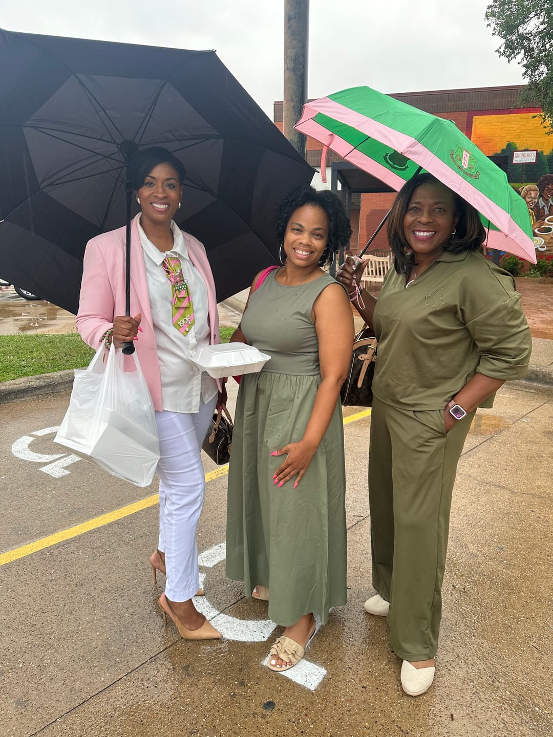 Customer photo review of AKA Luxe pant