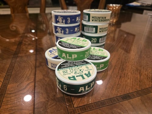 Customer photo review of Mountain Wintergreen Nicotine Pouches