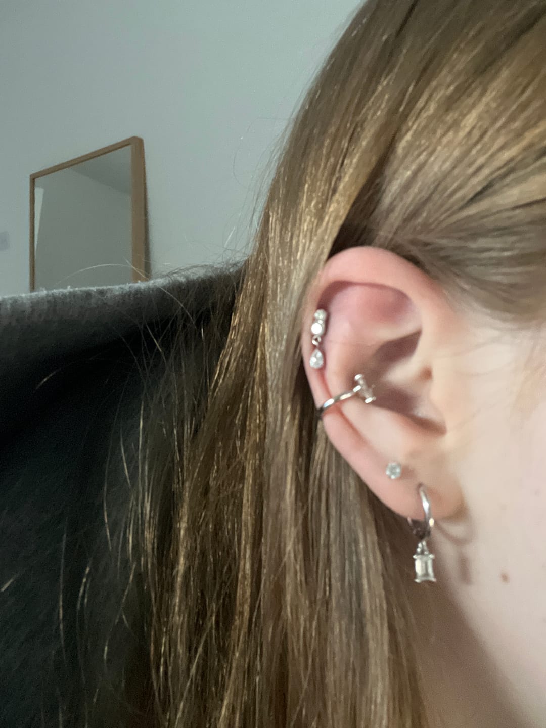 Customer photo review of Dangle flatback stud silver