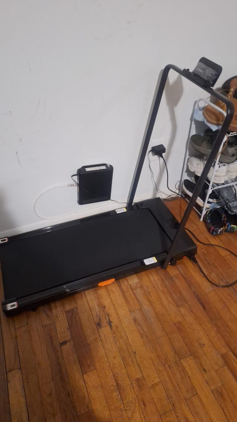 Customer photo review of Umay U18F Folding 3-in-1 Walking Pad with 10%/15% Incline 1-10 km/h