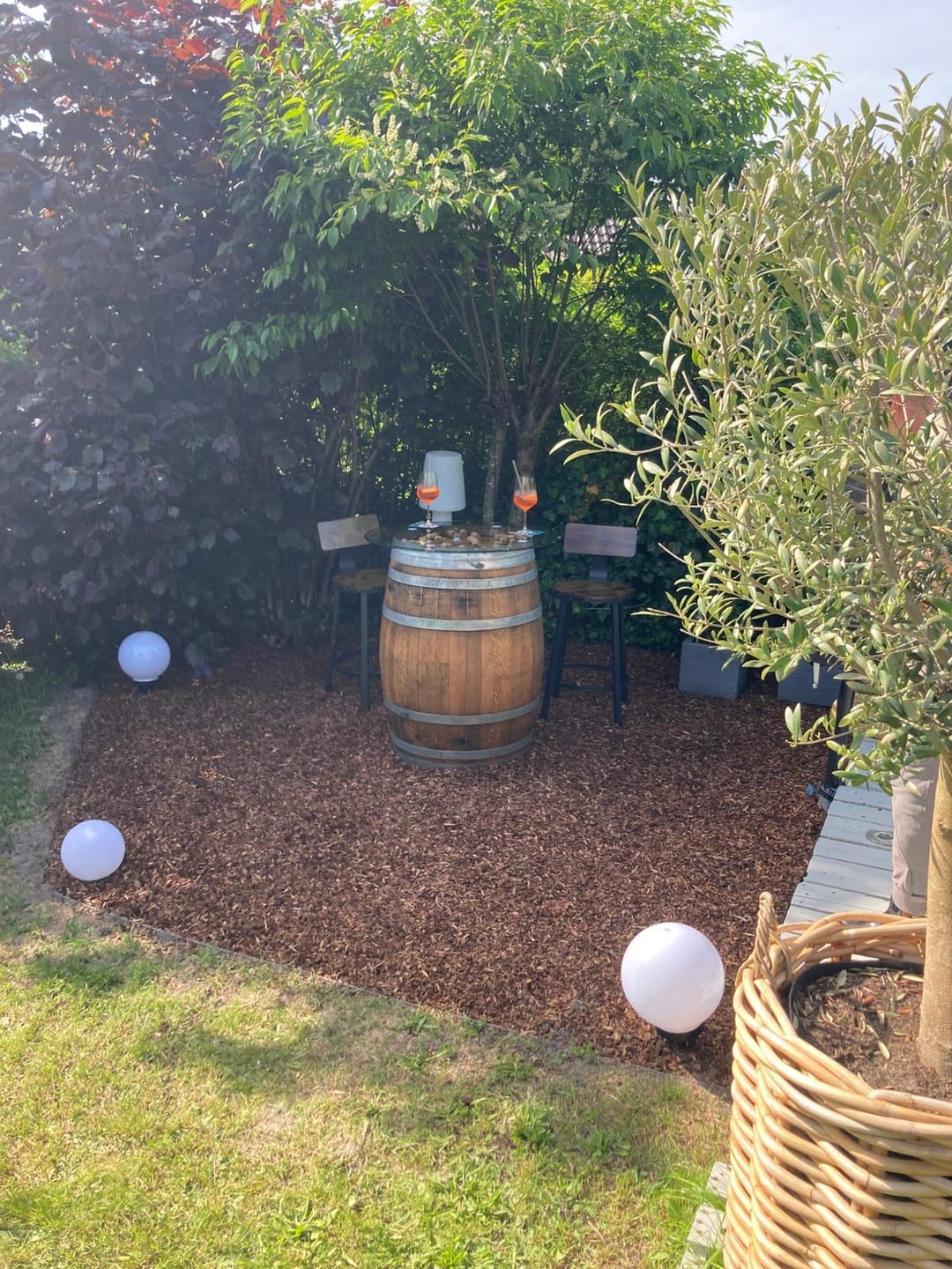 Customer photo review of Glasplatte Tisch Sicherheitsglas für Esstisch, Gartentisch, Weinfass - Rund