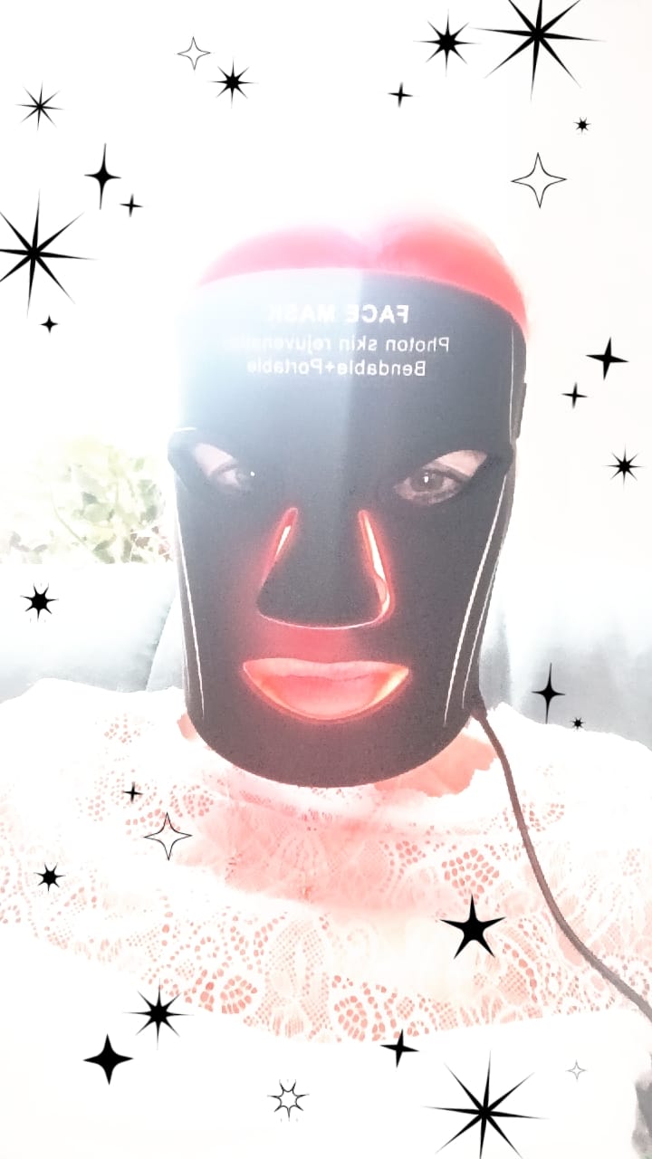 Customer photo review of DermaLight LED Gesichtsmaske