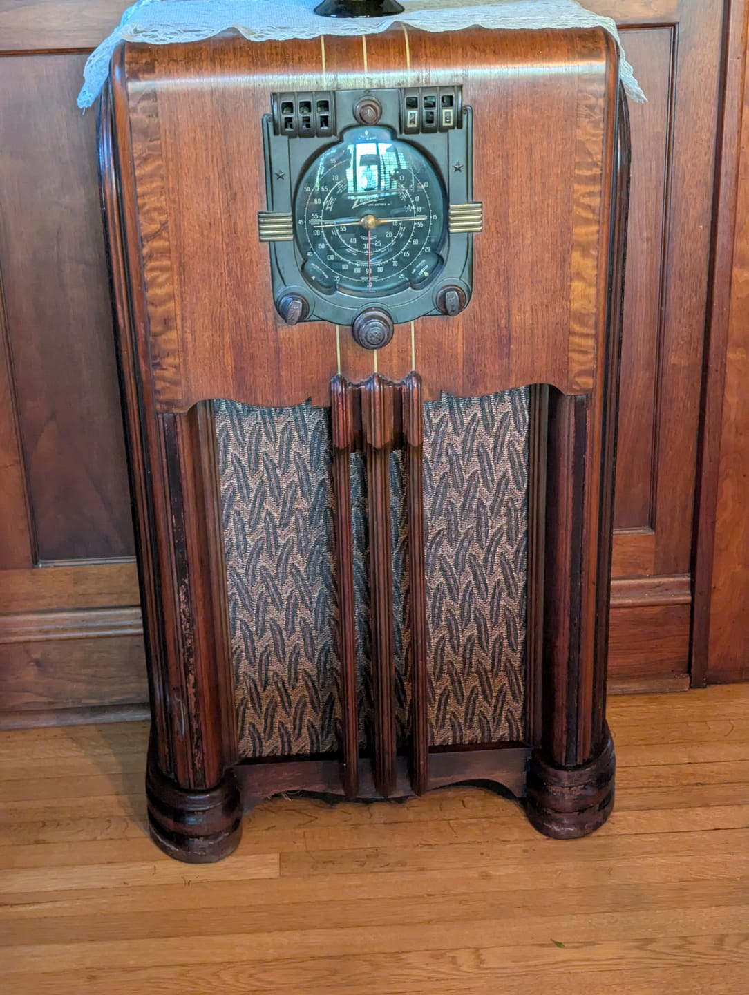 Customer photo review of USA-Made Bronze Leaf Speaker Grille Cloth – Vintage Restoration #21