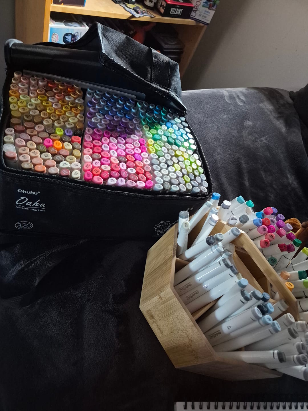 Customer photo review of Ohuhu 360° Bamboo Rotating Marker Organizer