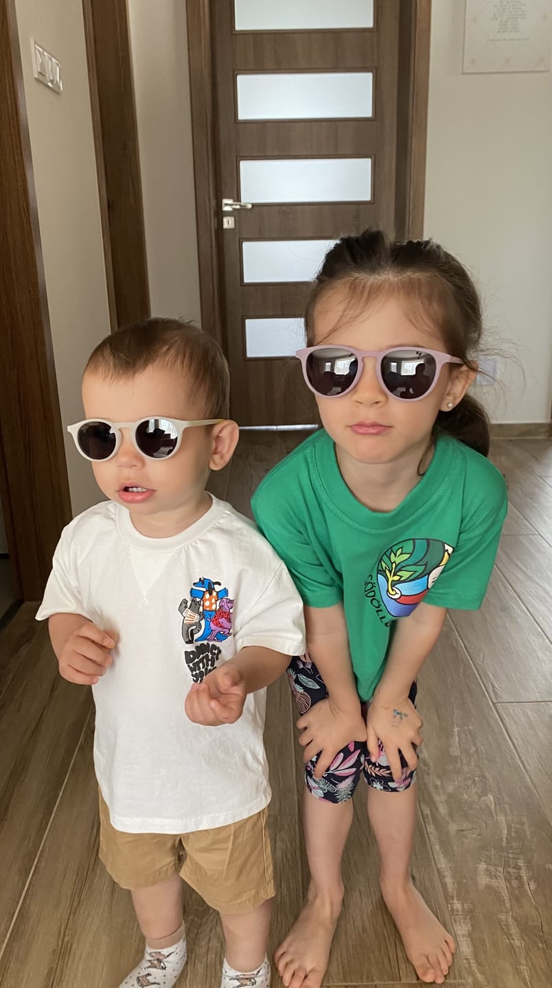 Customer photo review of Leosun gyerek napszemüveg (3-10 éves) - Lila