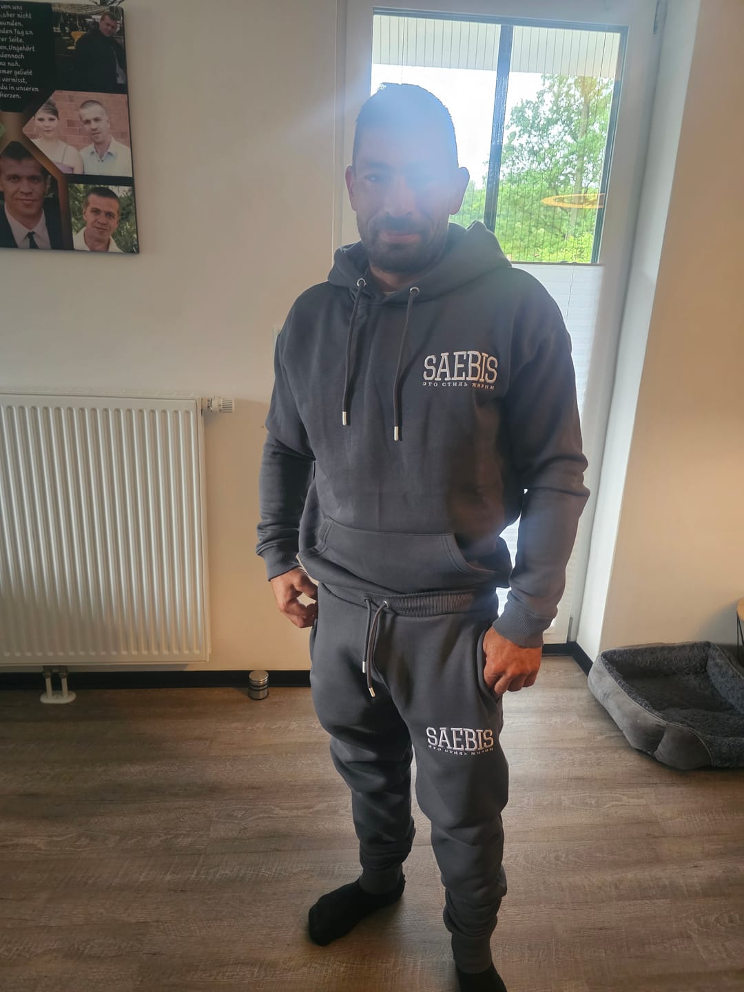 Customer photo review of Lifestyle Herren Hoodie anthrazit mit Stickerei by SAEBIS®