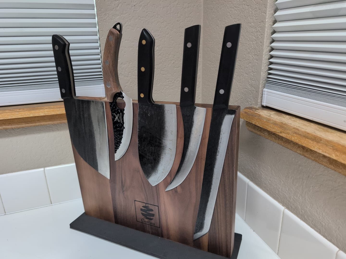 Customer photo review of FREE Walnut Magnetic Knives Holder