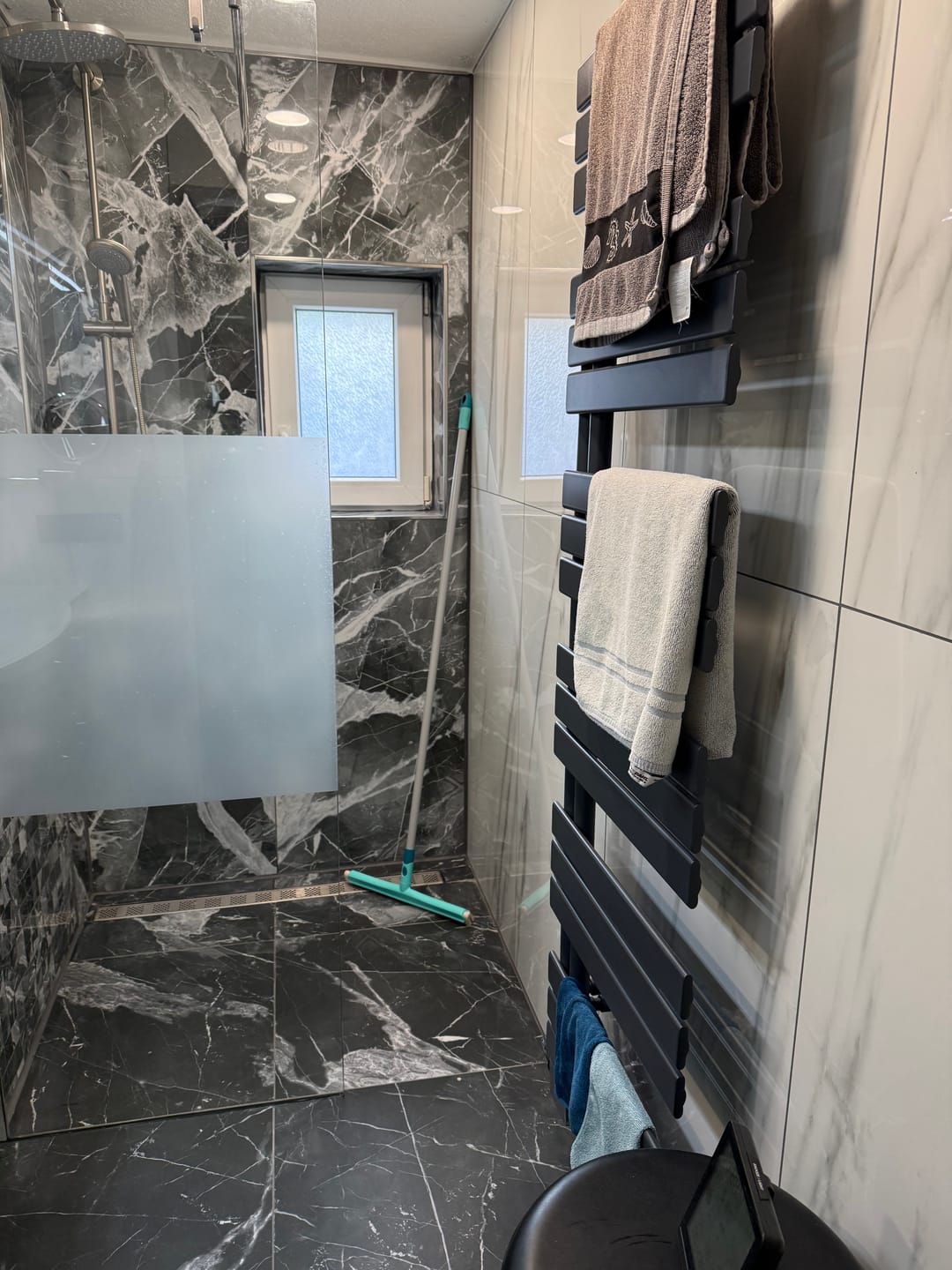 Customer photo review of Duschwand Walk-In 8mm ESG, Teilsatiniert