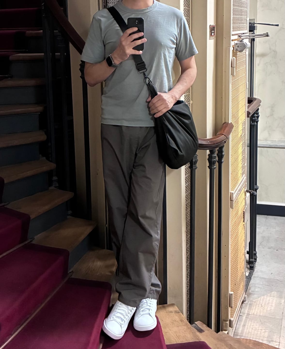 Customer photo review of FIN Carry | Black