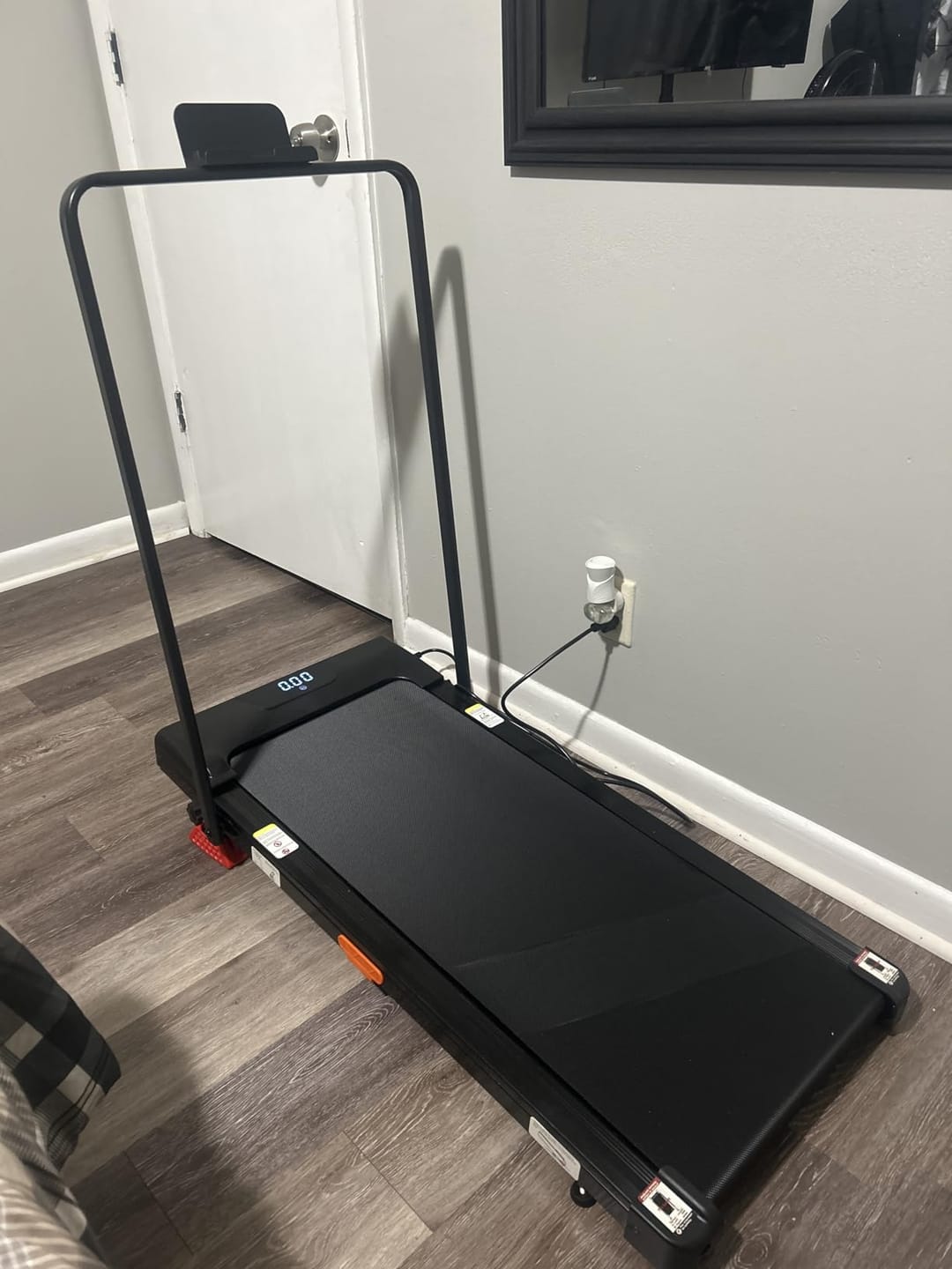 Customer photo review of Umay U18F Folding 3-in-1 Walking Pad with 10%/15% Incline 1-10 km/h