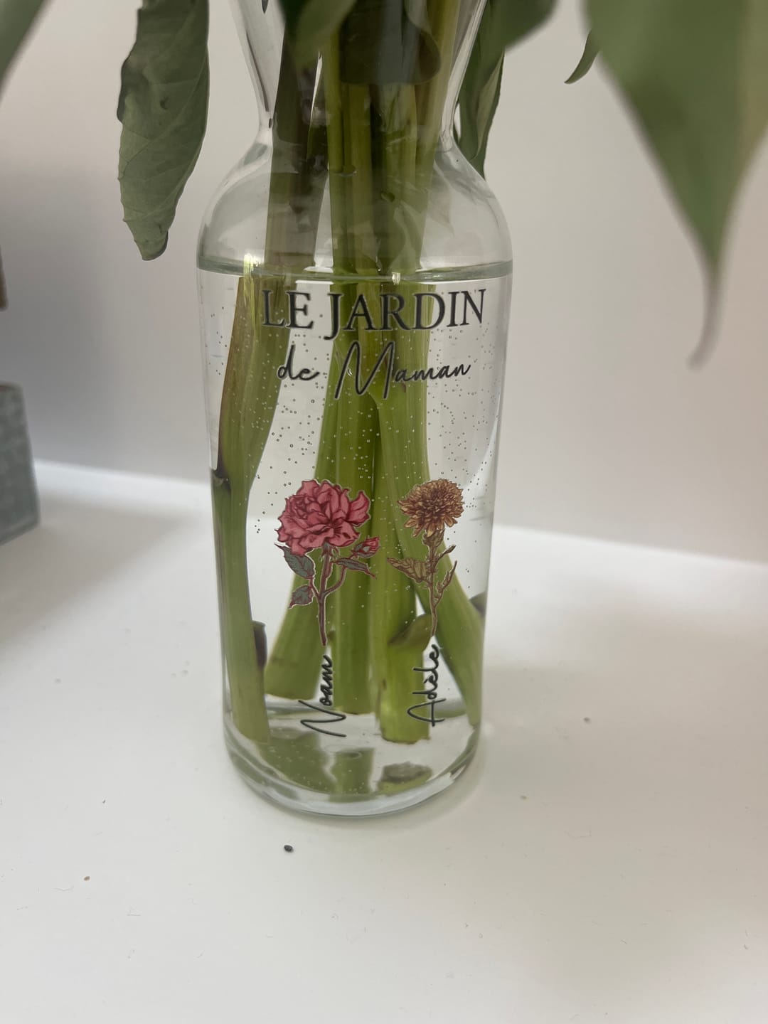 Customer photo review of Toujours en fleur – Vase personnalisé en verre avec fleurs et prénoms pour parents et grands-parents