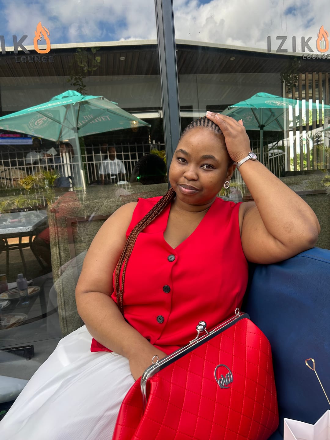 Customer photo review of ERA Oversized Kisslock Chain Bag – Red