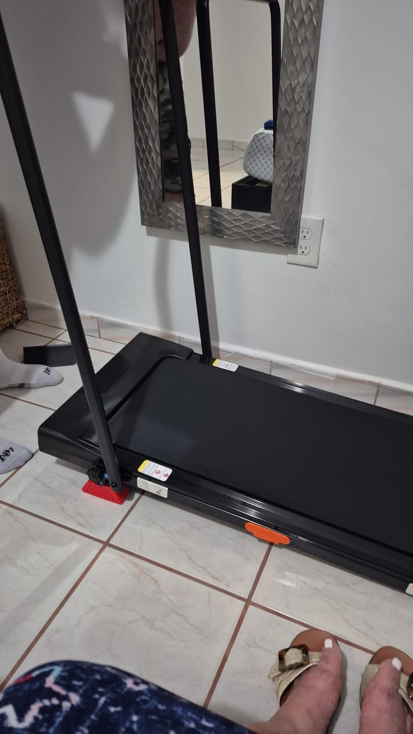 Customer photo review of Umay U18F Folding 3-in-1 Walking Pad with 10%/15% Incline 1-10 km/h