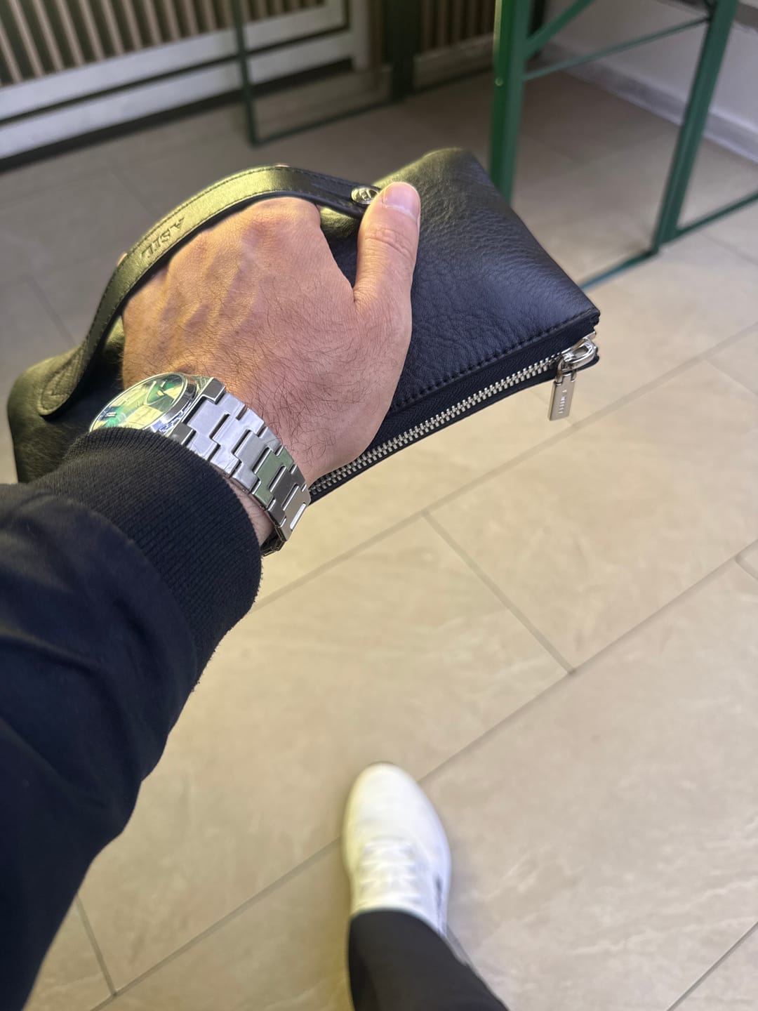Customer photo review of Belluvi Leather Balm