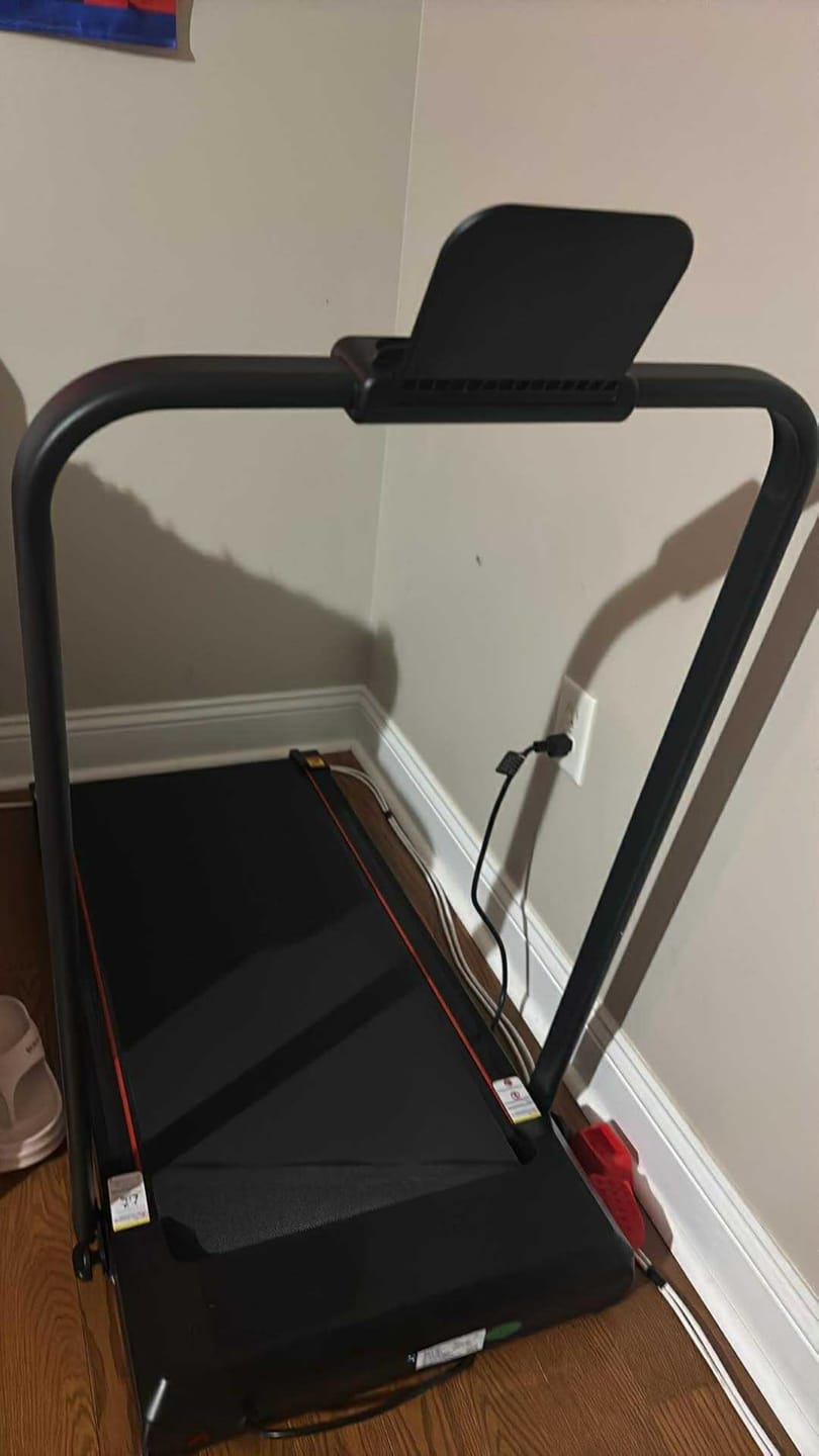 Customer photo review of Umay U18F Folding 3-in-1 Walking Pad with 10%/15% Incline 1-10 km/h