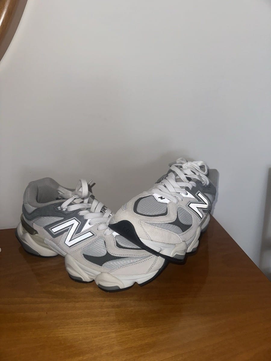 Customer photo review of Le New Balance NB 9060 Beige e Rosa