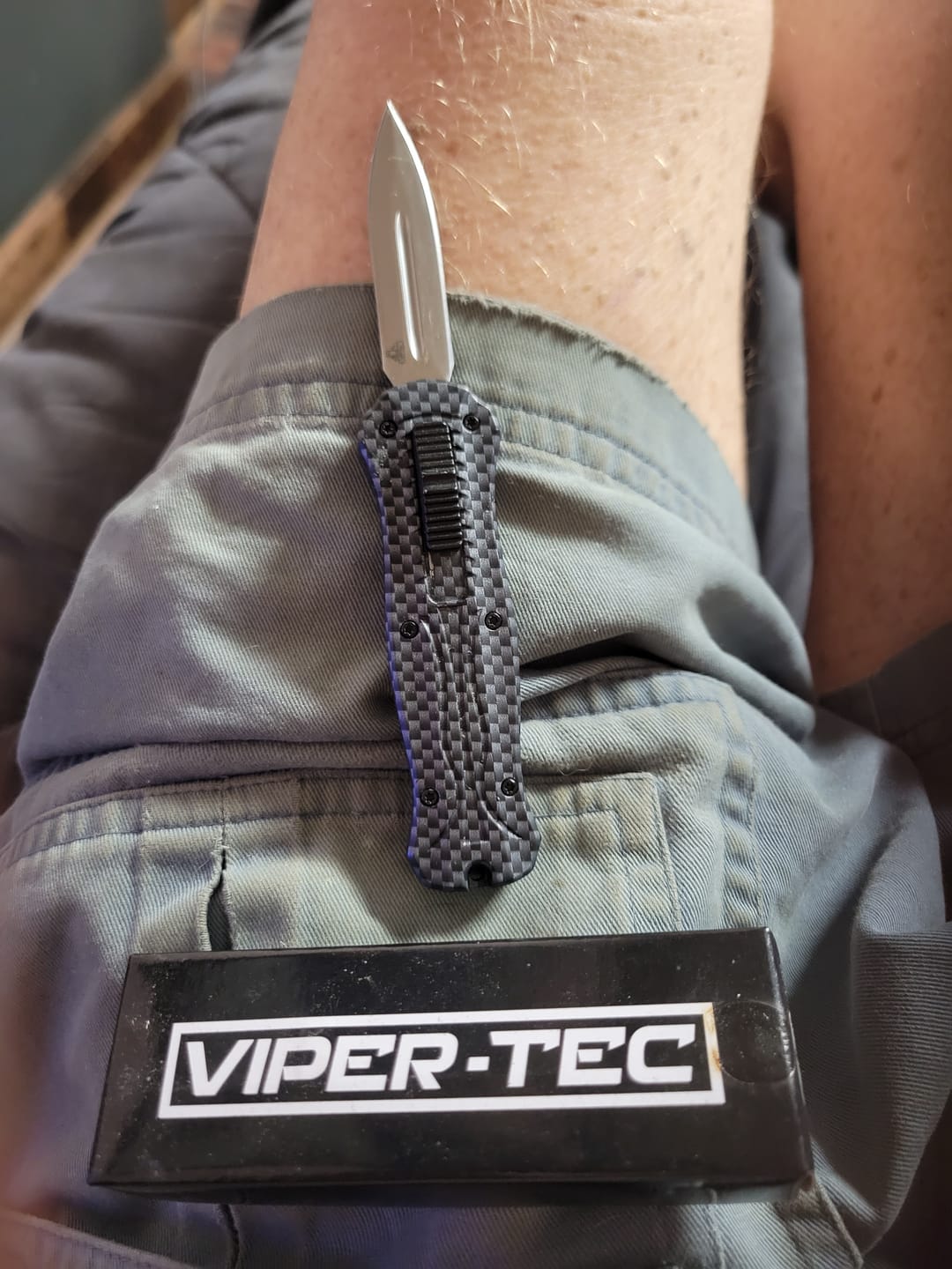 Customer photo review of VT Black Rocket Mini OTF Knife