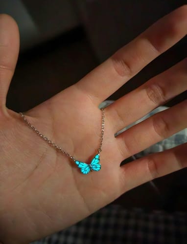 Customer photo review of Pulsera Mariposa Azul Radiante