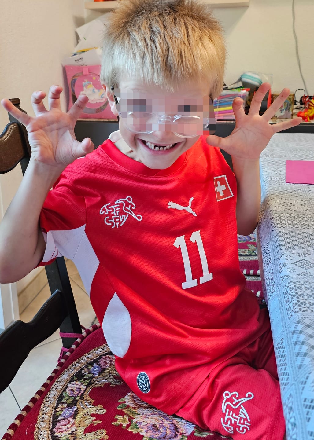 Customer photo review of Dan Ndoye 11 - Switzerland 2026 World Cup Kit Jersey Trikot Maillot