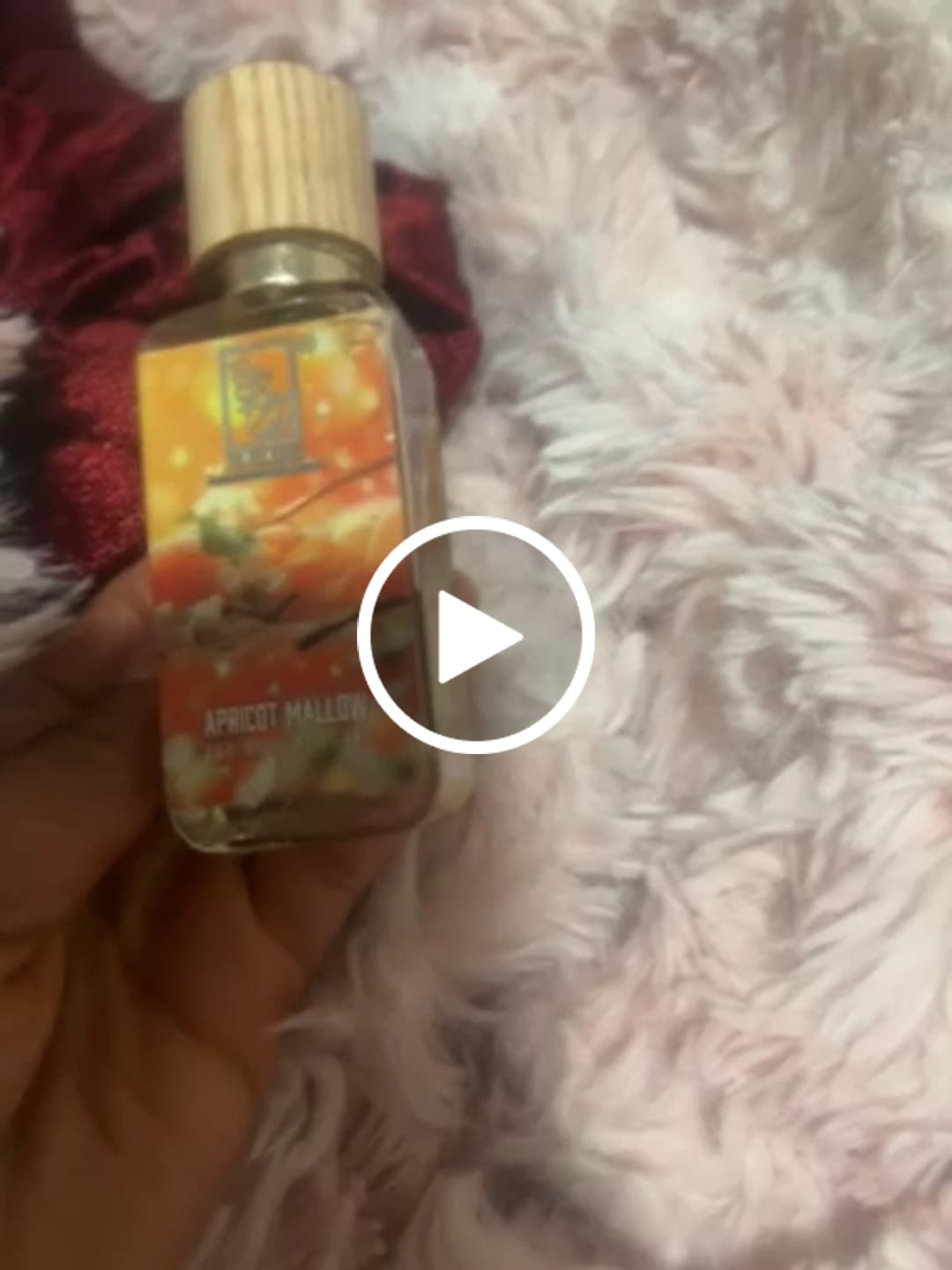 Customer video review of Apricot Mallow