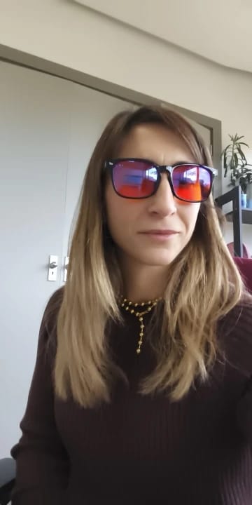 Customer photo review of RESTORA Blue Light Glasses