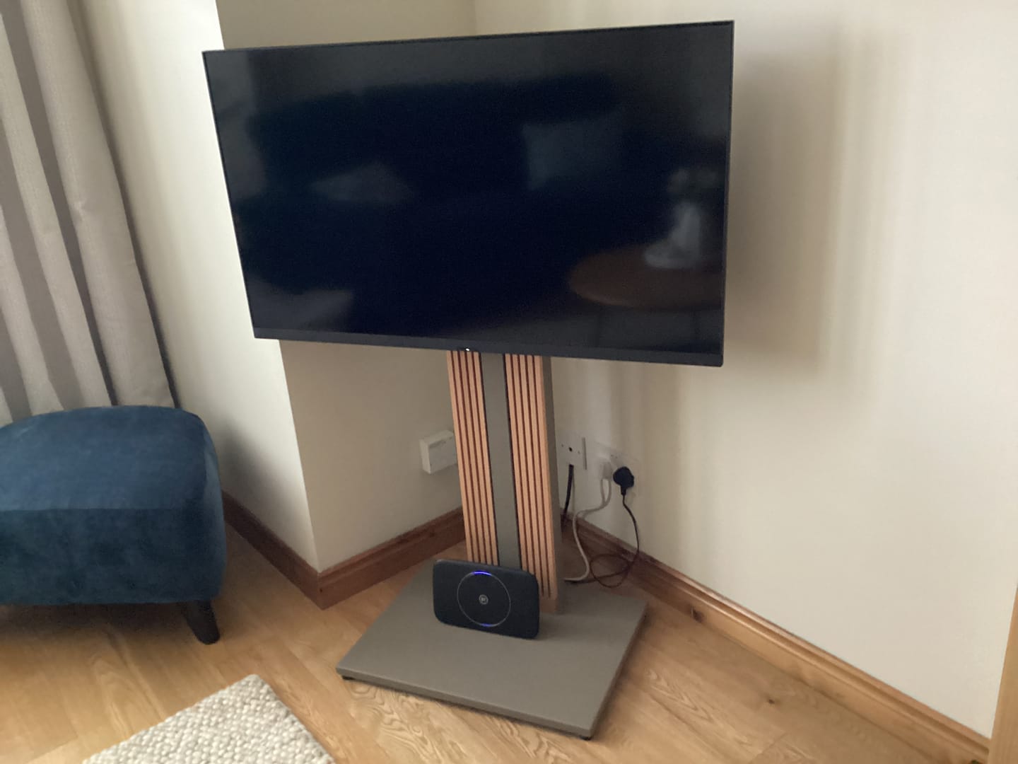 Customer photo review of ZEN FT65 Floor TV Stand