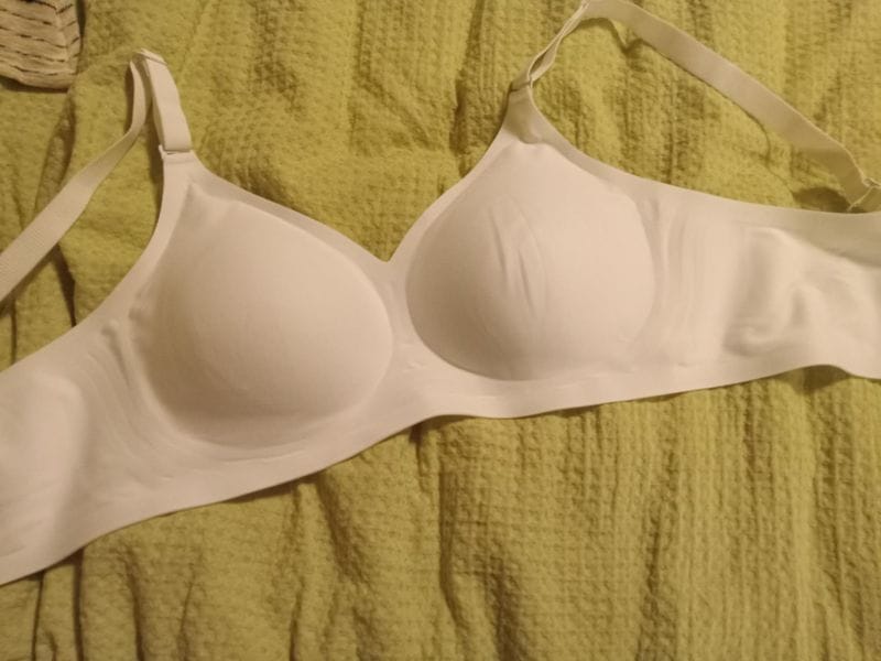 Customer photo review of Buttery Soft Seamless Bra, 360° Jelly Support Full Coverage Bra for Fuller Bust