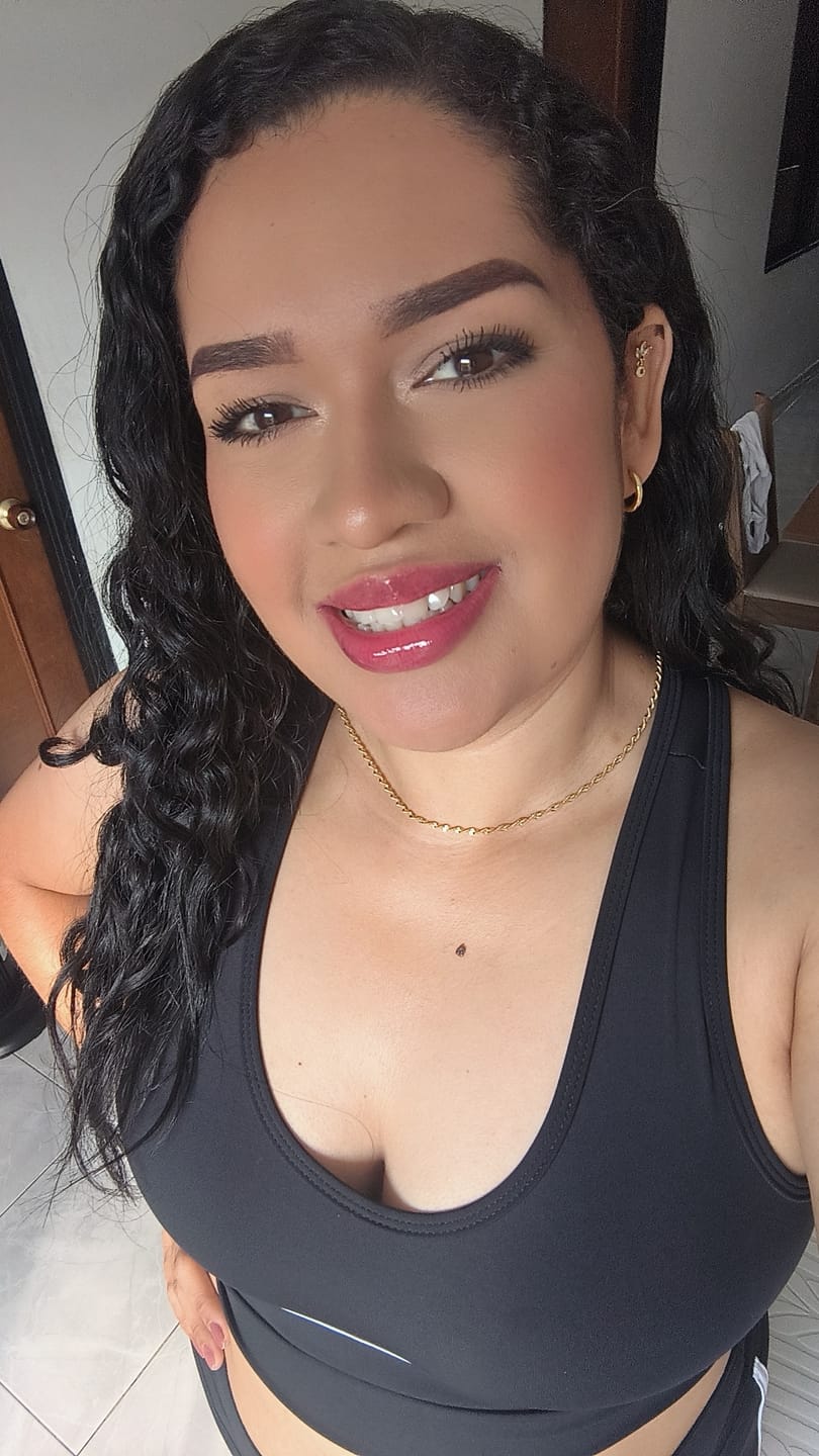 Customer photo review of ILUMINADOR COMPACTO 1ST SCENE