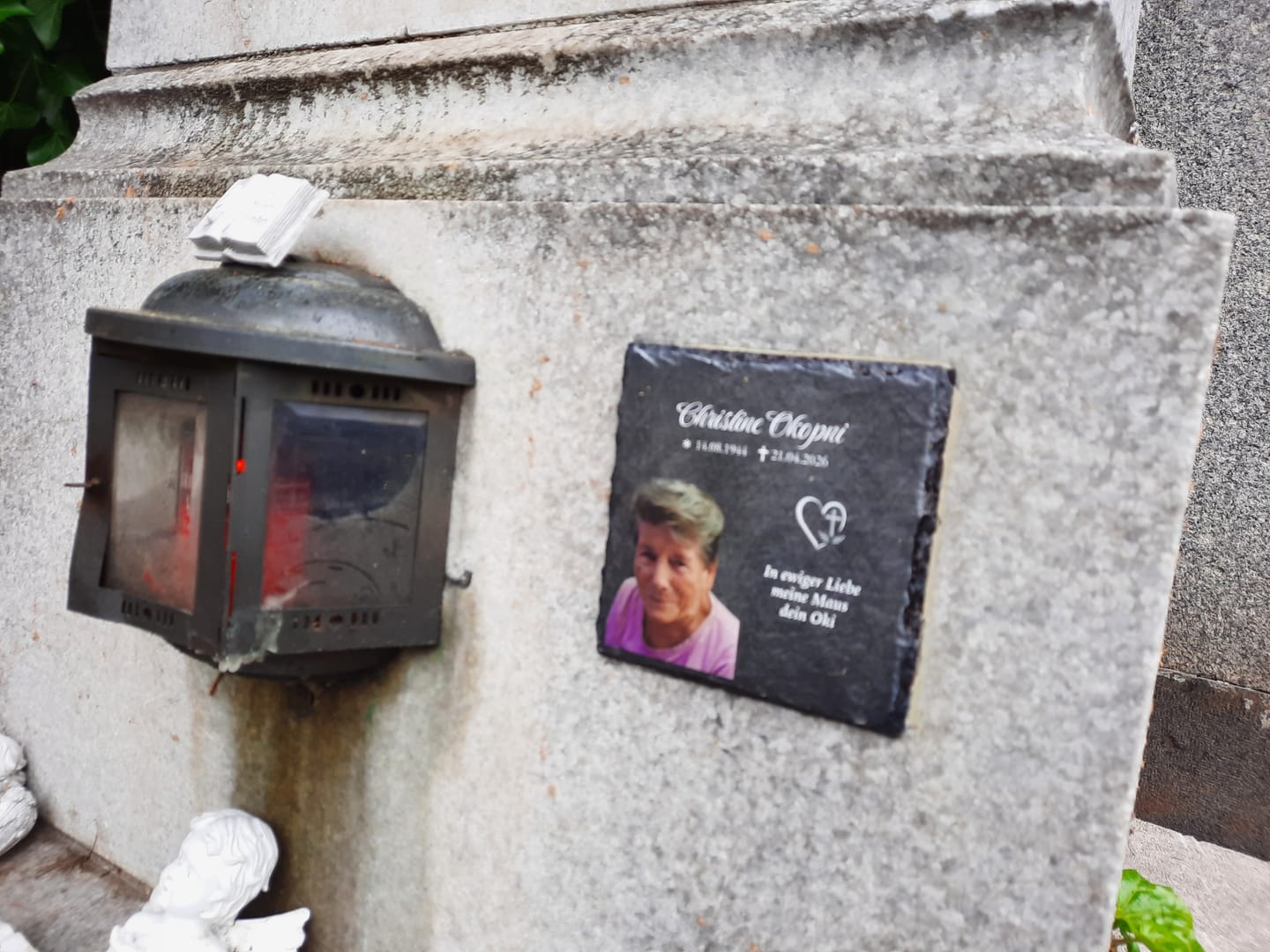 Customer photo review of Das schönste Denkmal - Individuelle Schieferplatte zum Andenken an Verstorbene
