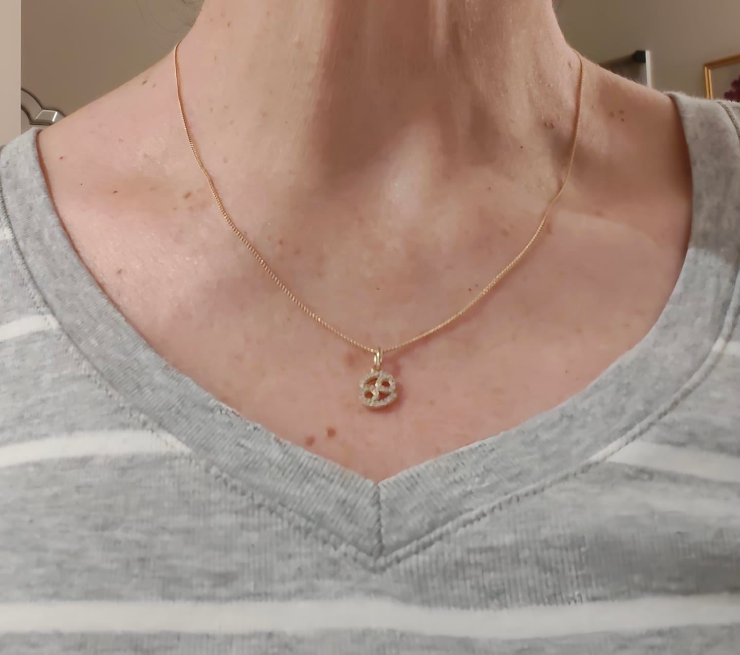 Customer photo review of Diamond Star Sign Pendant in 9ct Yellow Gold