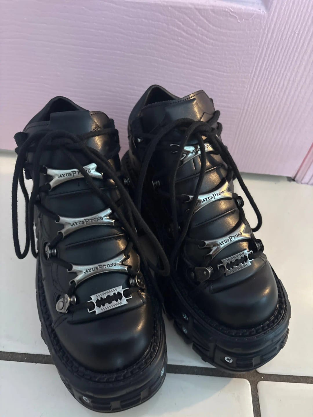 Customer photo review of New Rock Shoes