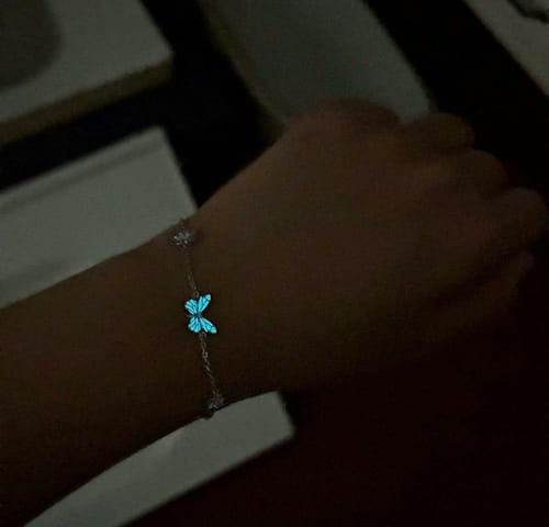 Customer photo review of Pulsera Mariposa Azul Radiante