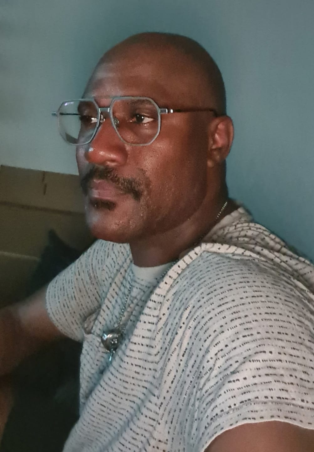 Customer photo review of Stallone | Extra Large Magnetic Clip-on Eyeglasses Sunglasses | ZanyLen