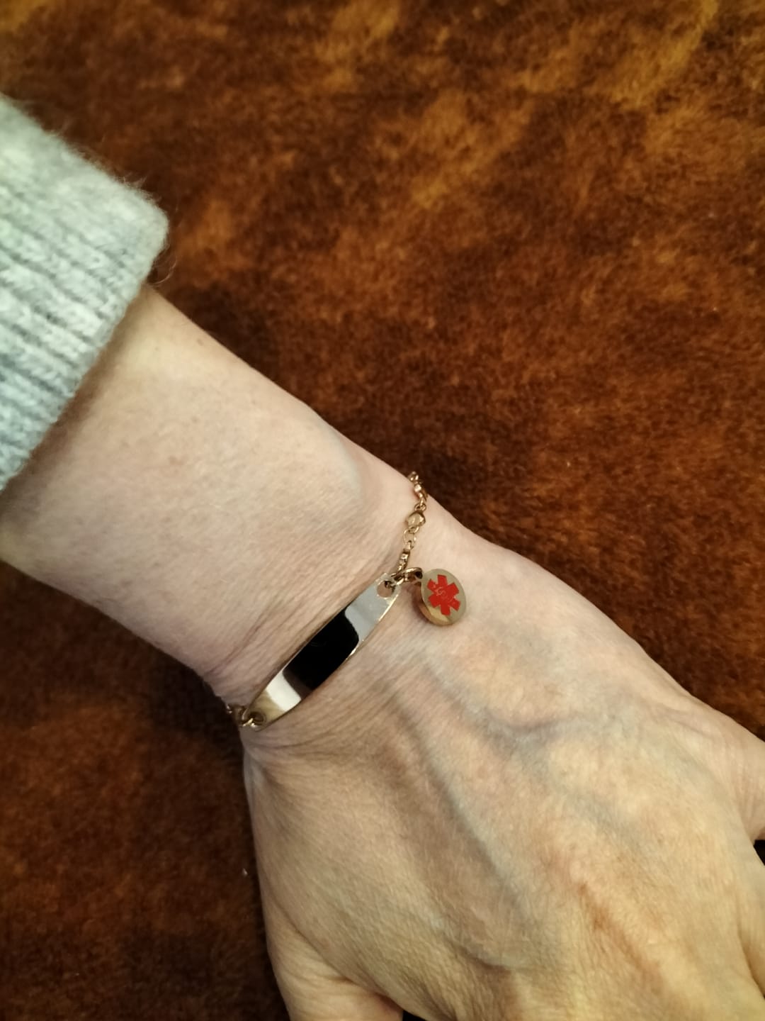 Customer photo review of Personalised Medical Alert Heart Link Bracelet - Rose Gold