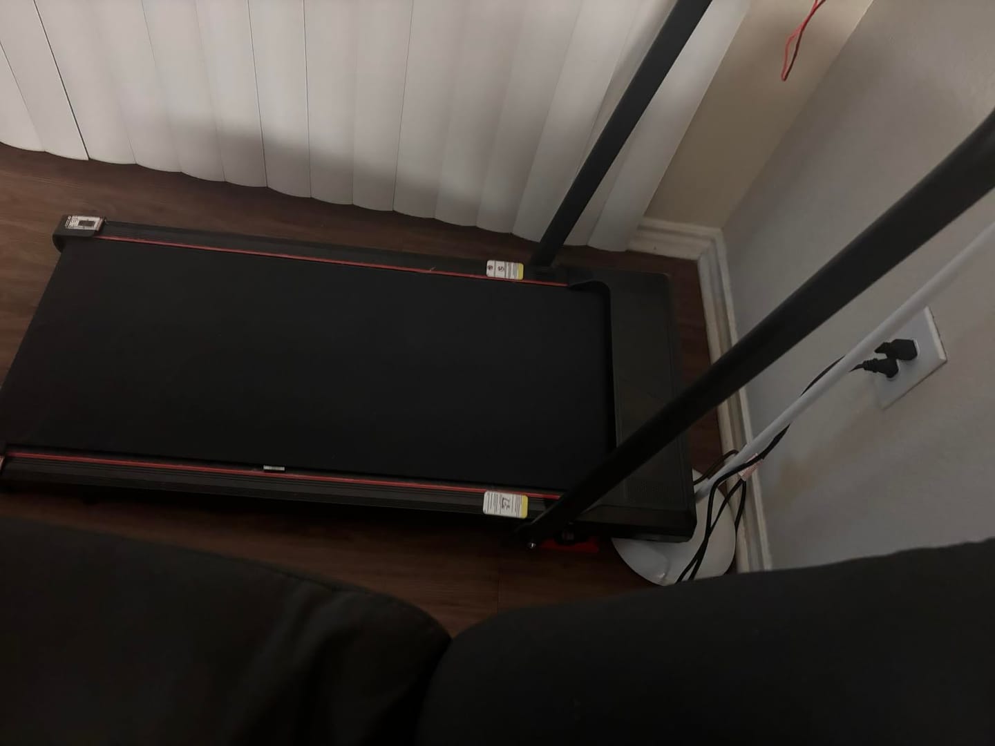 Customer photo review of Umay U18F Folding 3-in-1 Walking Pad with 10%/15% Incline 1-10 km/h