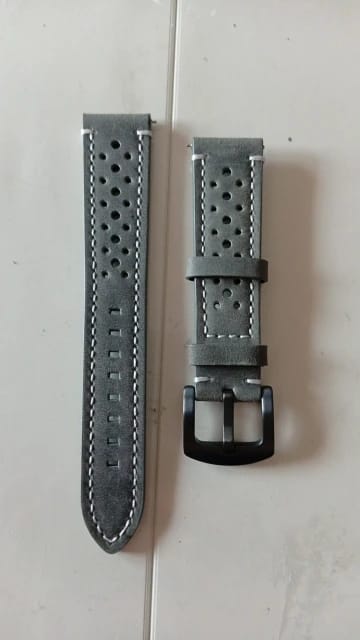 Customer photo review of Polar Watch Band Quick Release Leather Strap Handmade Breathable Porous Cowhide