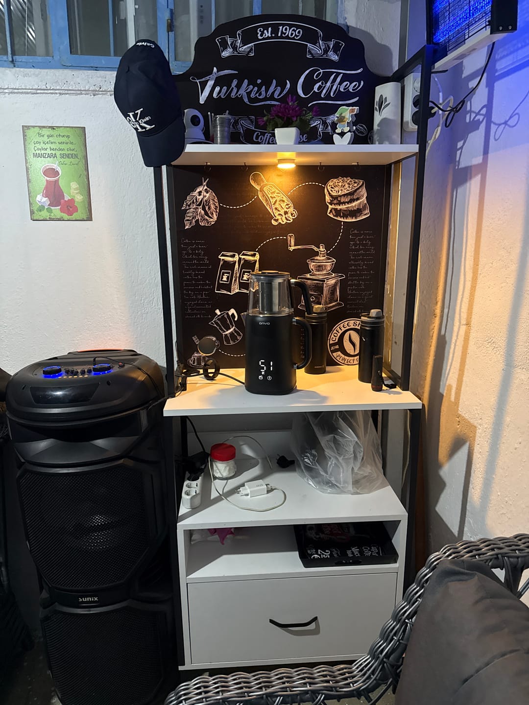 Customer photo review of Rani JE155 Işıklı Kahve Köşesi Çekmeceli Çok Amaçlı Mutfak Dolabı Beyaz