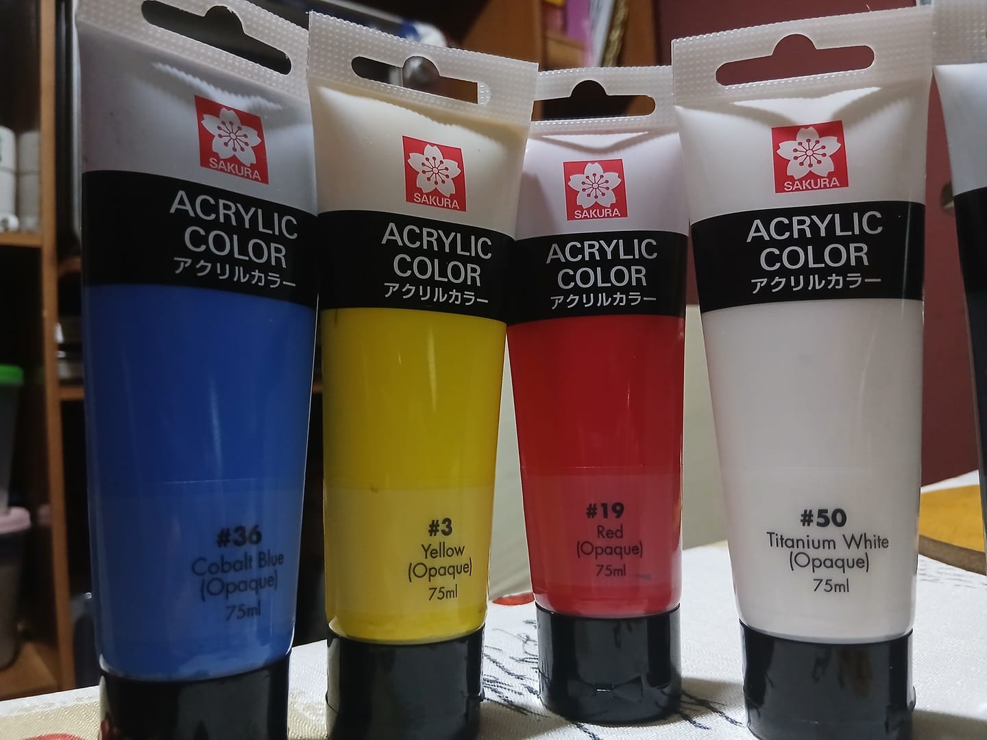 Customer photo review of Sakura Acrylic Color - Pintura Acrílica en Tubo 75 ml
