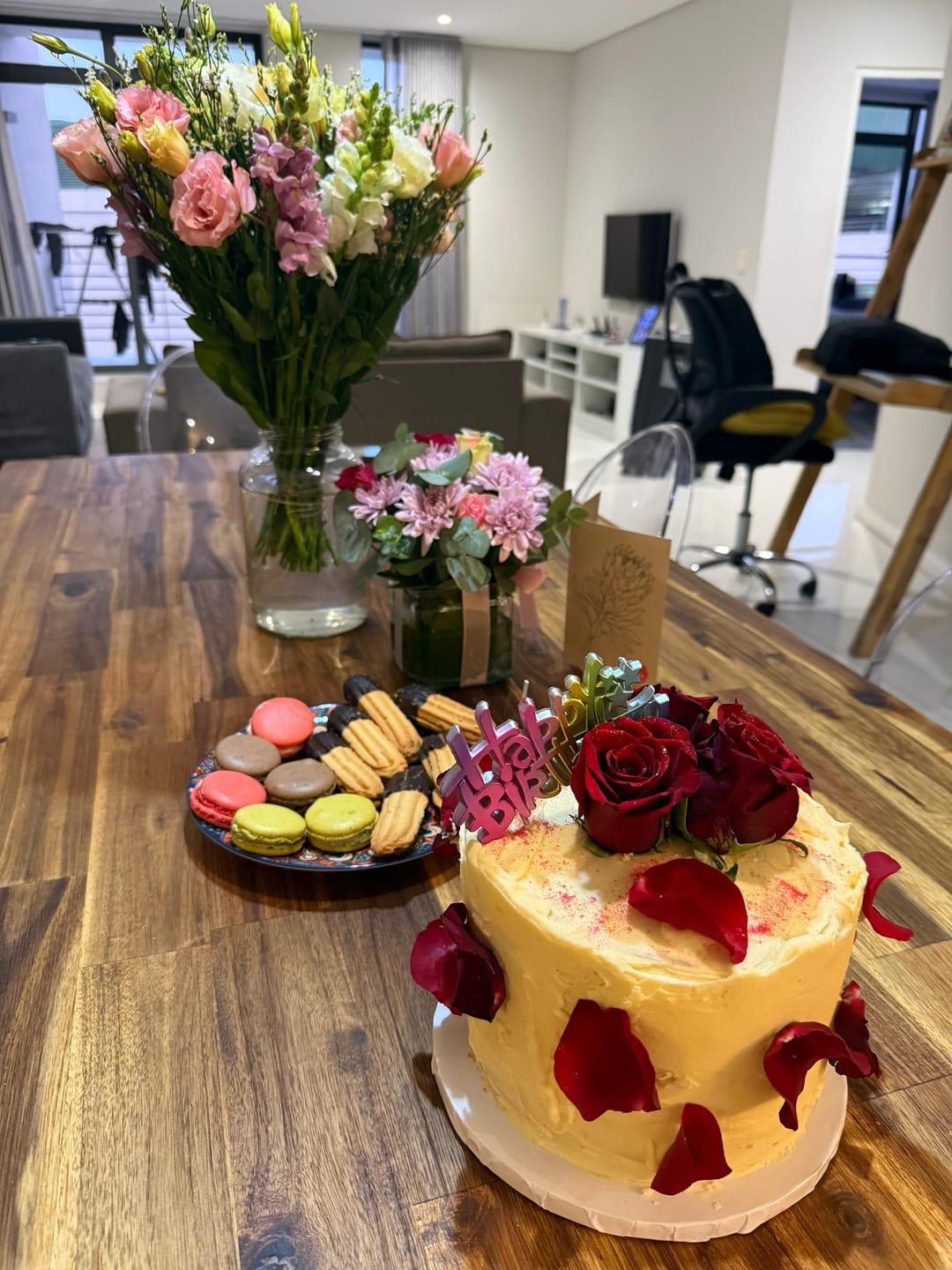 Customer photo review of Regal Rose Velvet Cake