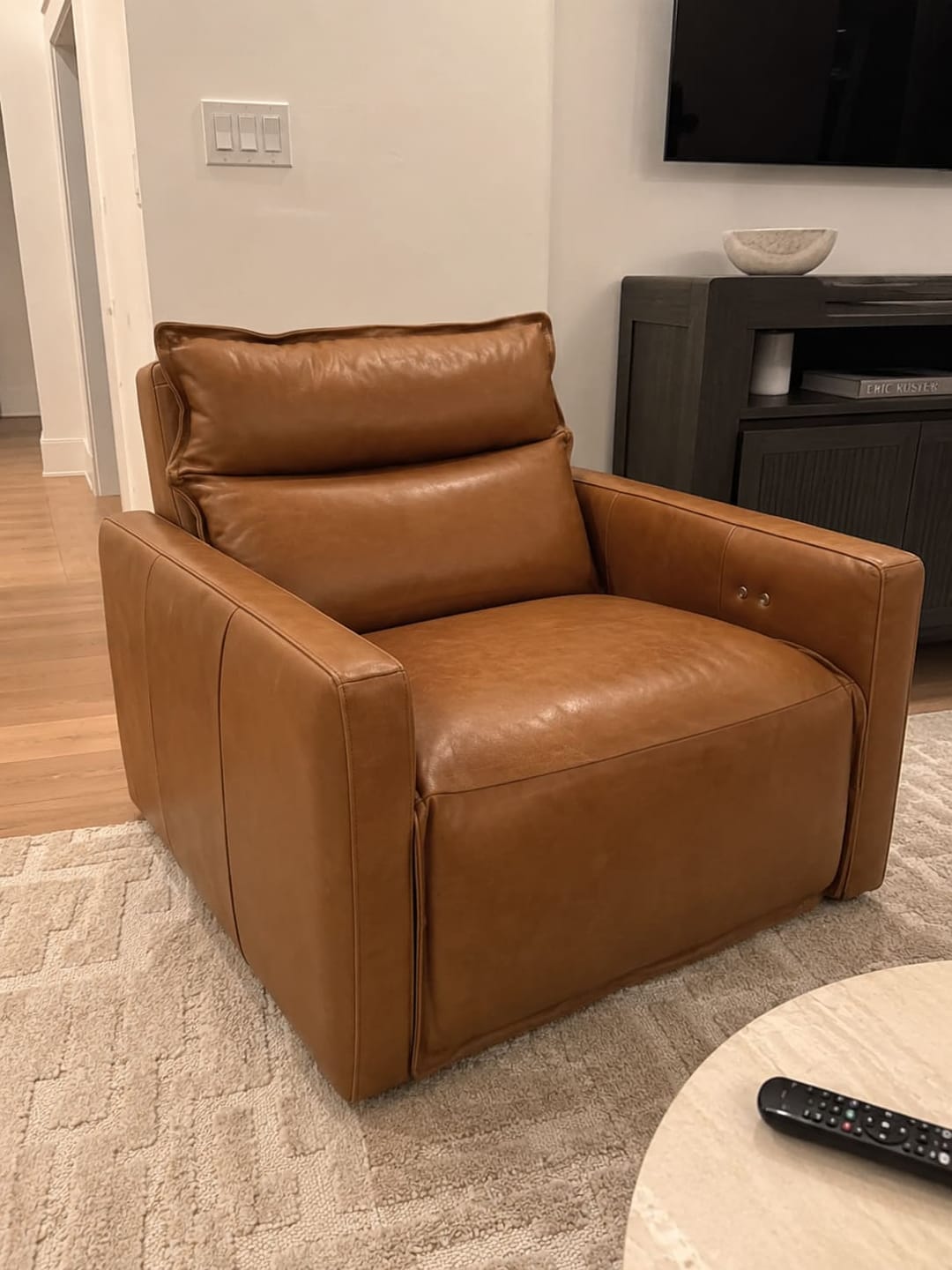 Customer photo review of Perotin Leather Motion Recliner