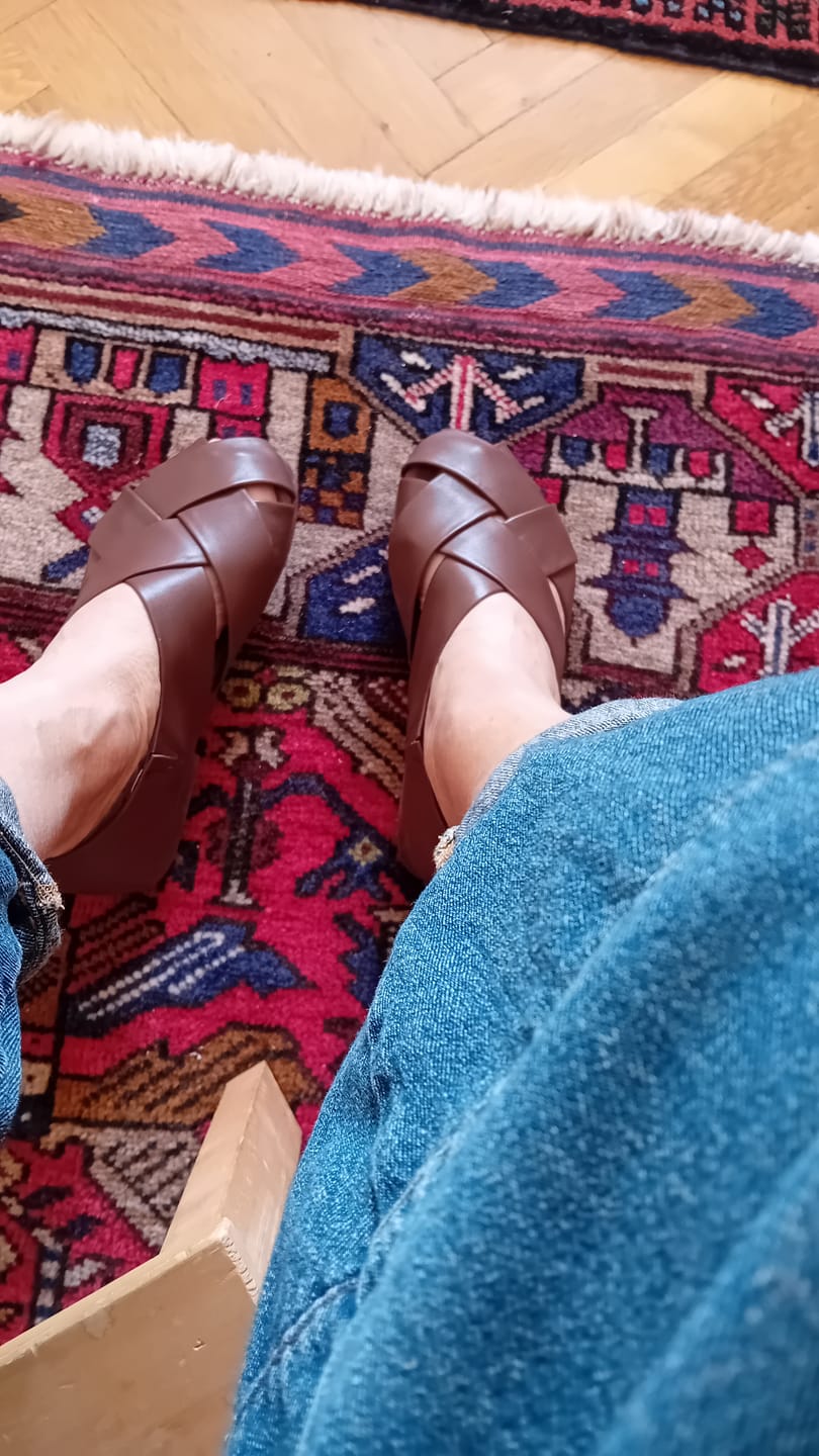Customer photo review of Women Vintage Genuine Leather Spliced Low Heel Shoes