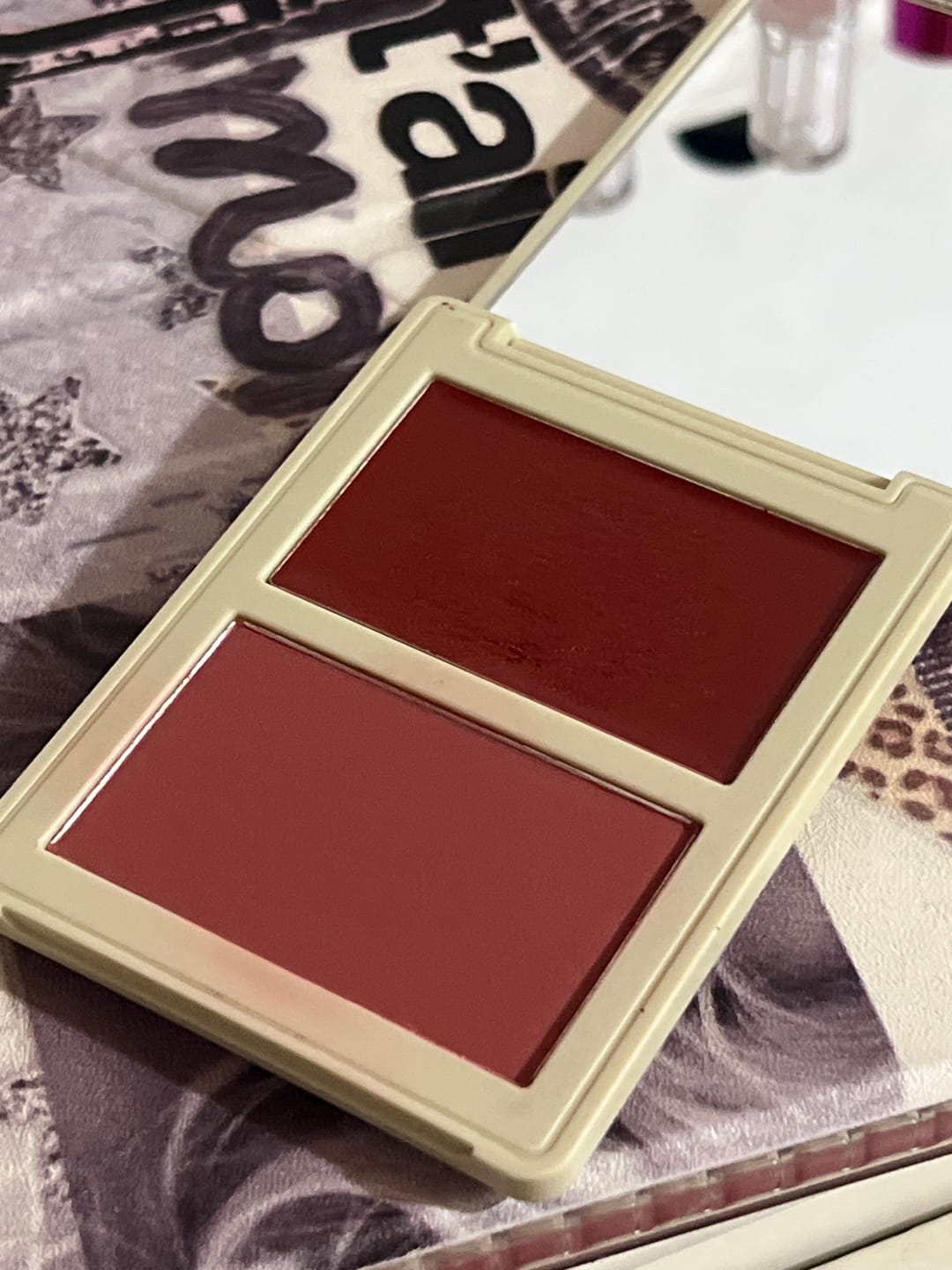 Customer photo review of RUBOR EN DÚO ALLURE CREMA Y POLVO COMPACTO