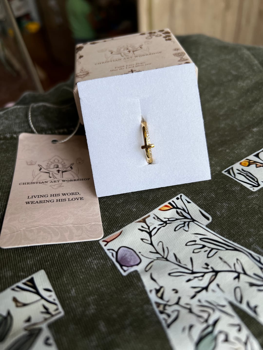Customer photo review of Christianartworkshop 925 Silver JESUS & Cross "Pray" Ring - Drawing Divine Power through Faith