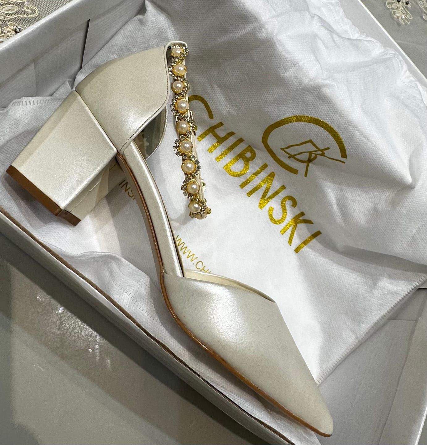 Customer photo review of Scarpin Noiva Couro Perolado Off White