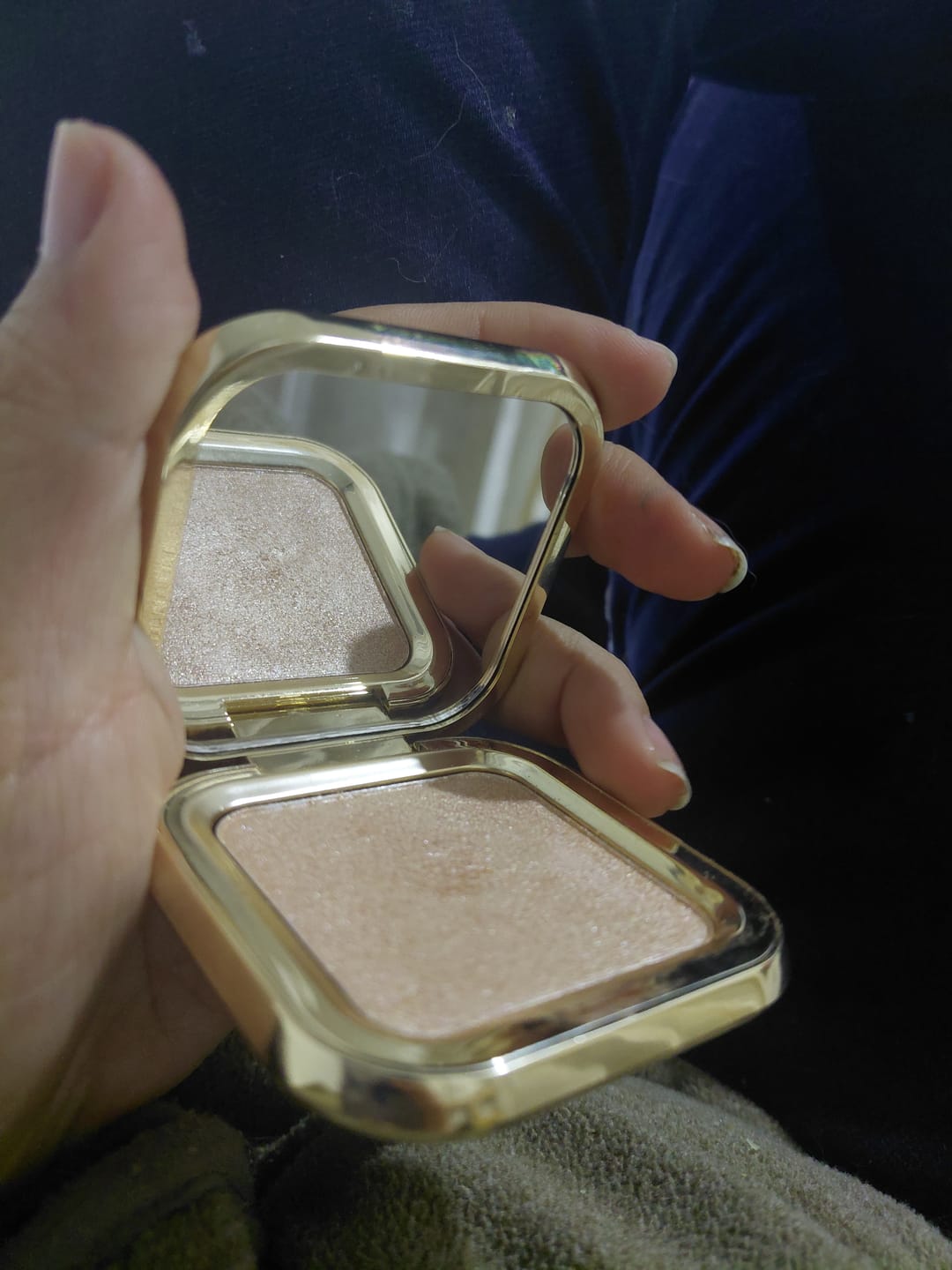 Customer photo review of ILUMINADOR COMPACTO 1ST SCENE