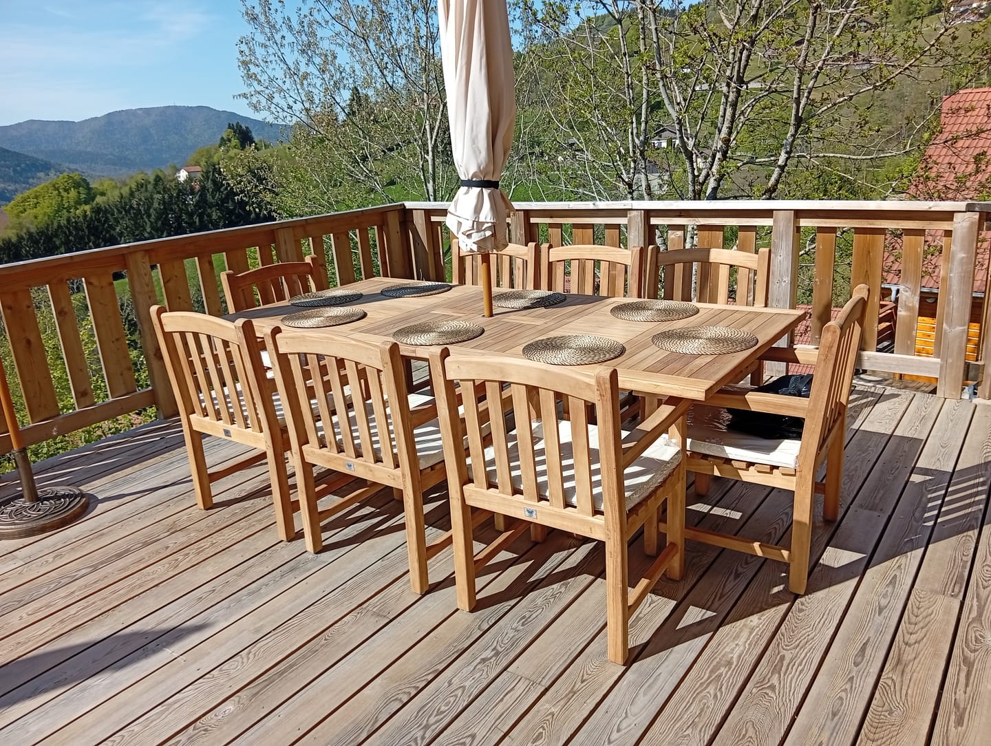 Customer photo review of Teak garden furniture 180-240cm rectangular extendable table with 4cm top with 8 Warwick chairs, Free Cushions