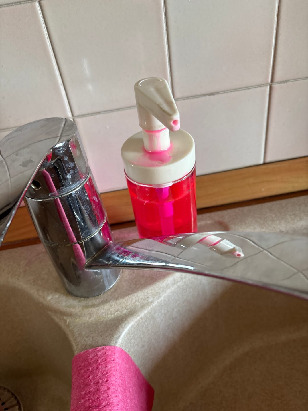 Customer photo review of Magic Piatti Ml.500 - Detersivo Piatti al Pompelmo Rosa