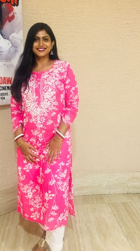 Customer photo review of Farhaa Pink Floral Long MulMul kurta