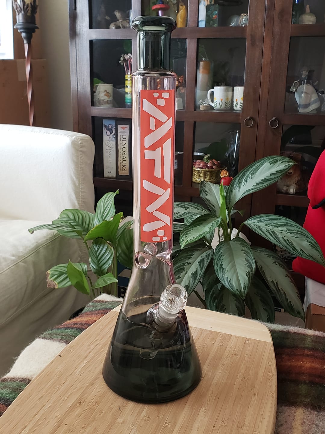 Customer photo review of 18" AFM Red Label Quasar Glass Beaker Bong – Smokey/ Ivory