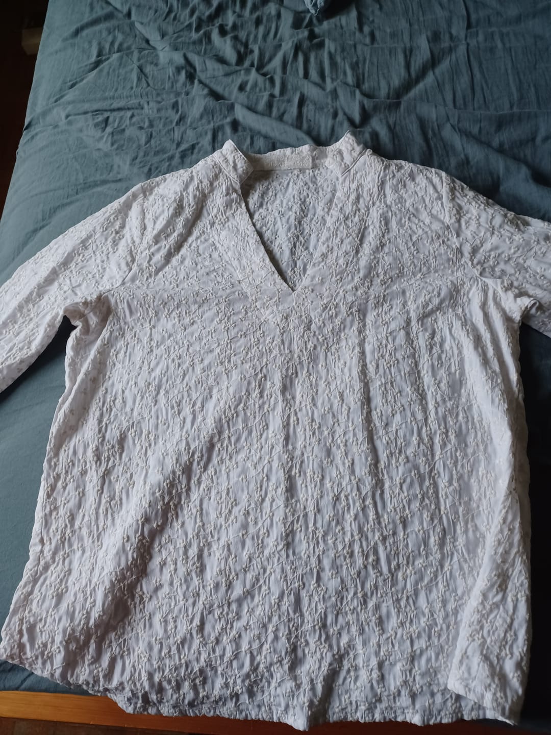 Customer photo review of Blouse Madeleine – Coton léger brodé ivoire